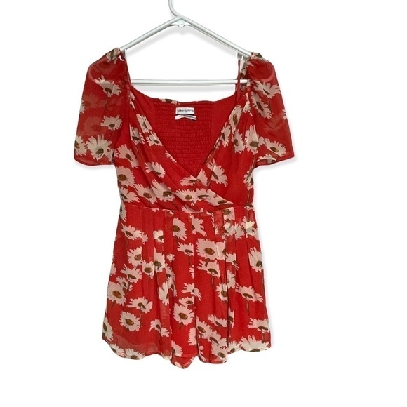 Urban outfitters lola romper poppy red daisy v-neck faux wrap smocked back, med - Picture 3 of 14
